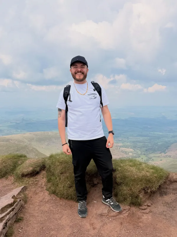 Pen-Y-Fan was pretty… damn brutal on the legs 😮‍💨⛰️